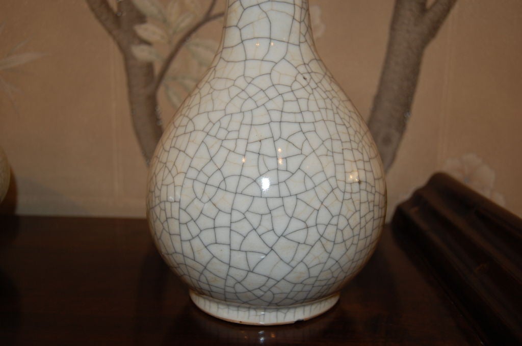 Chinese 19th Century Crackleware White Vase 2