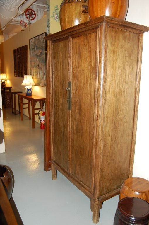 Pair of Chinese 18th Century Wooden Cabinets For Sale 4