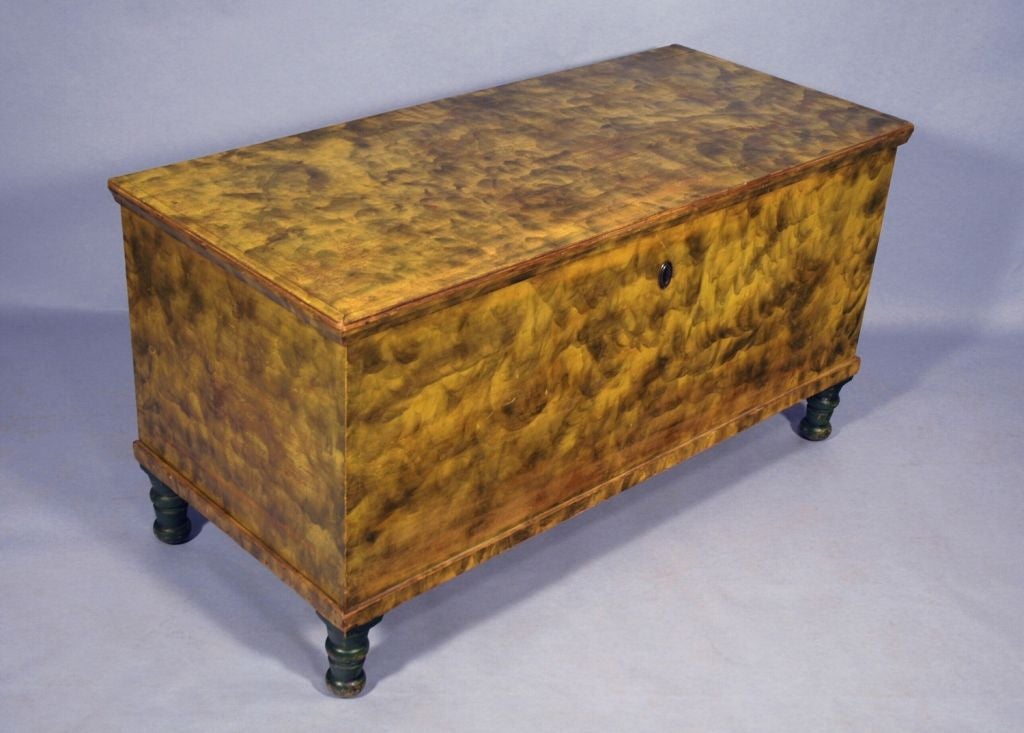 Smoke-Decorated Pennsylvania Blanket Chest, Chrome Yellow In Good Condition For Sale In York County, PA