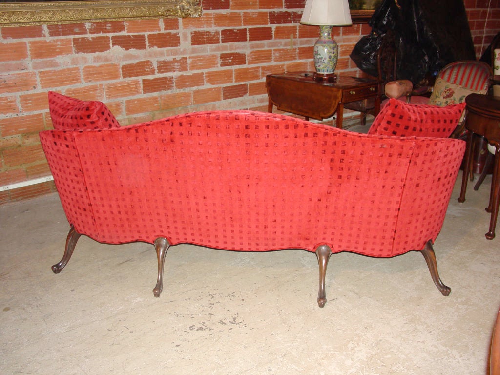 18th Century English Mahogany Settee Upholstered in Red Velvet For Sale 1