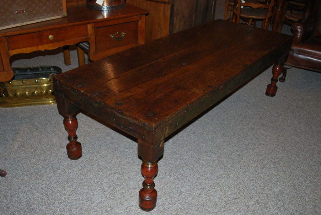 takhat coffee table