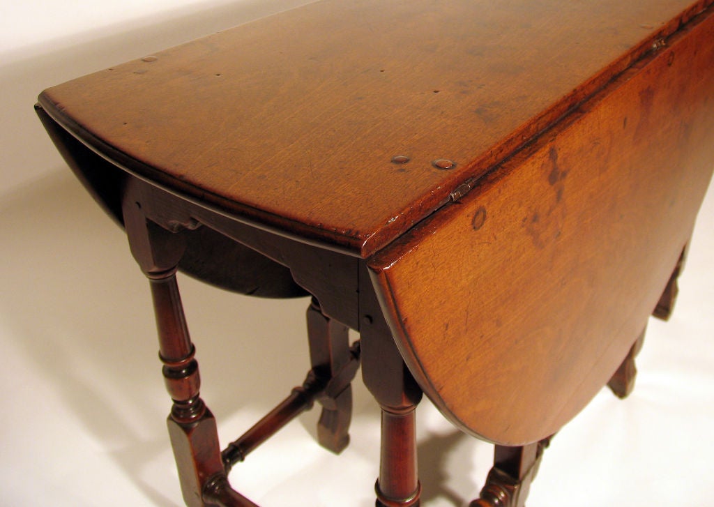 18th Century and Earlier English Walnut & Fruitwood Gateleg Table For Sale
