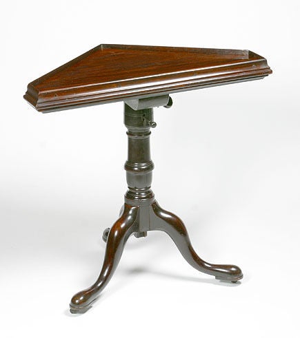 English George II corner reading stand For Sale