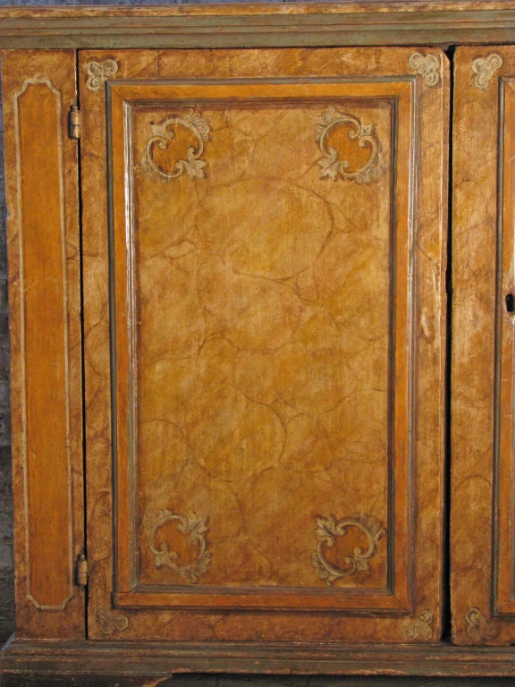 Italian 18th Century Baroque Painted and faux marbleized Credenza For Sale 2