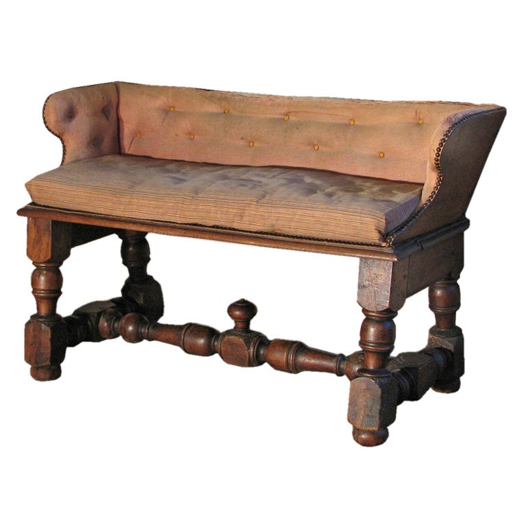 Italian 18th Century Baroque Walnut Bench Or Settee For Sale At