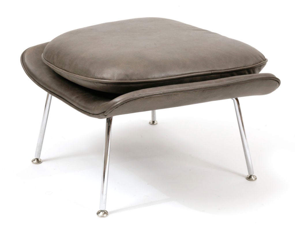 Late 20th Century Eero Saarinen for Knoll Leather Womb Chair and Ottoman
