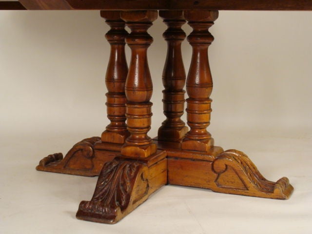 Louis XlV style carved beechwood round dining room table