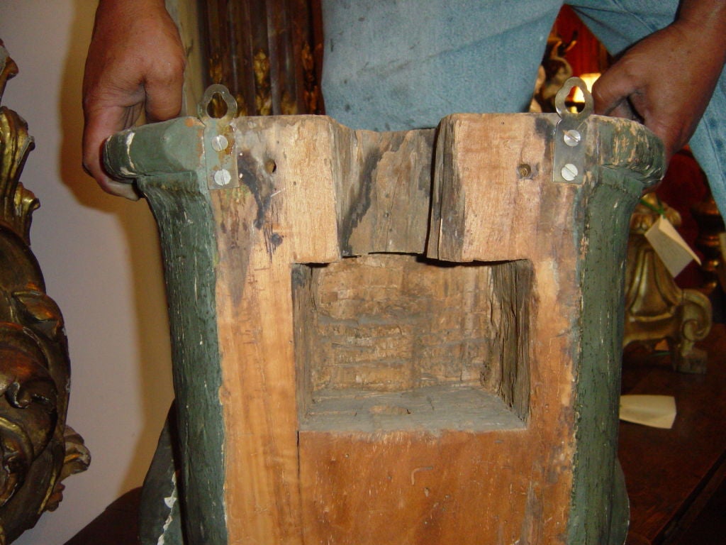 Pair Early Shell Form Brackets