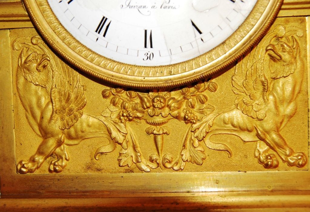 Early 19th Century French Gilt Bronze Mantel Clock For Sale 4