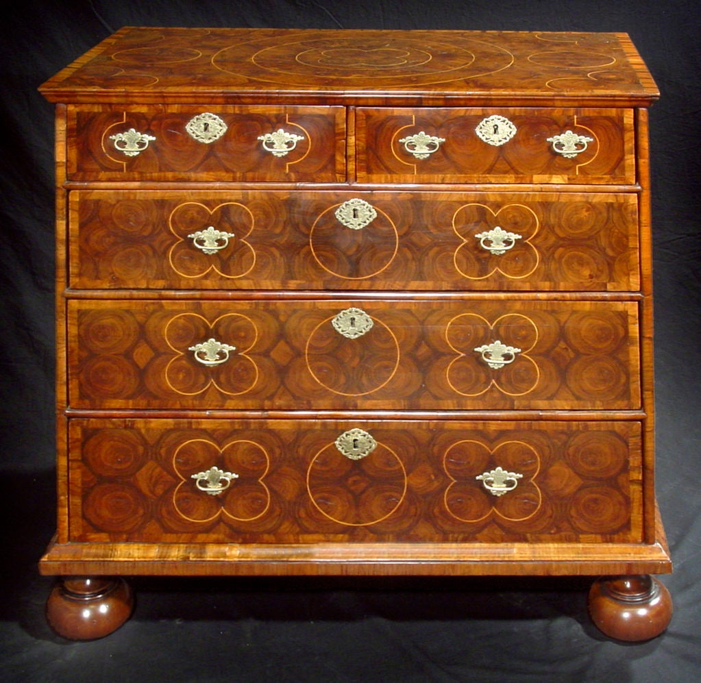 18th Century and Earlier A Fine William And Mary Oyster-veneered Walnut Chest Of Drawers