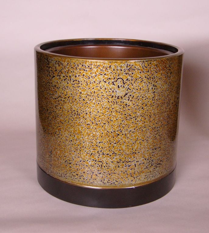 Pair of Japanese urushi lacquer hibachi. Circa 1920.<br />
(copper liners, 5 1/2