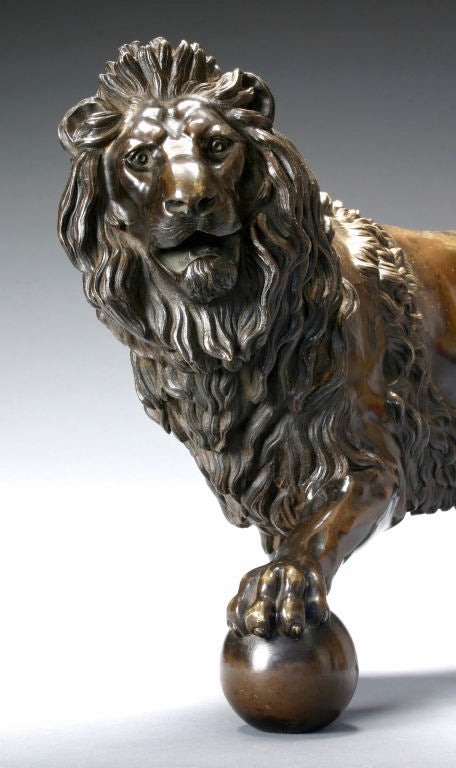 Sculpture en bronze patiné du lion de Waterloo