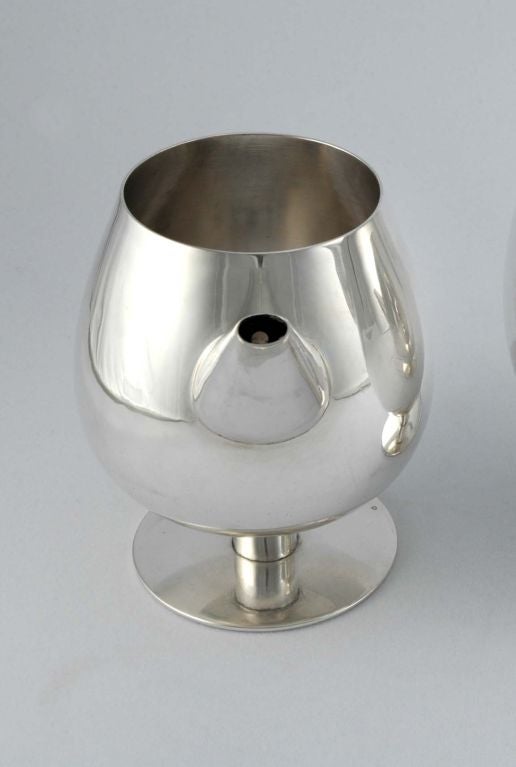 Spratling Sterling Silver Cocktail Shaker, 1950, Taxco In Excellent Condition For Sale In New York, NY