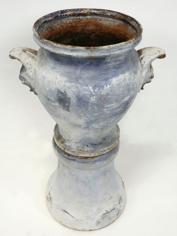 Iron pedestal urn from Rowen