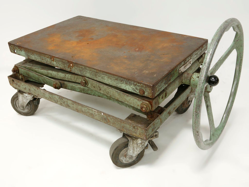 Industrial Scissor Cart In Good Condition For Sale In Corona Del Mar, CA