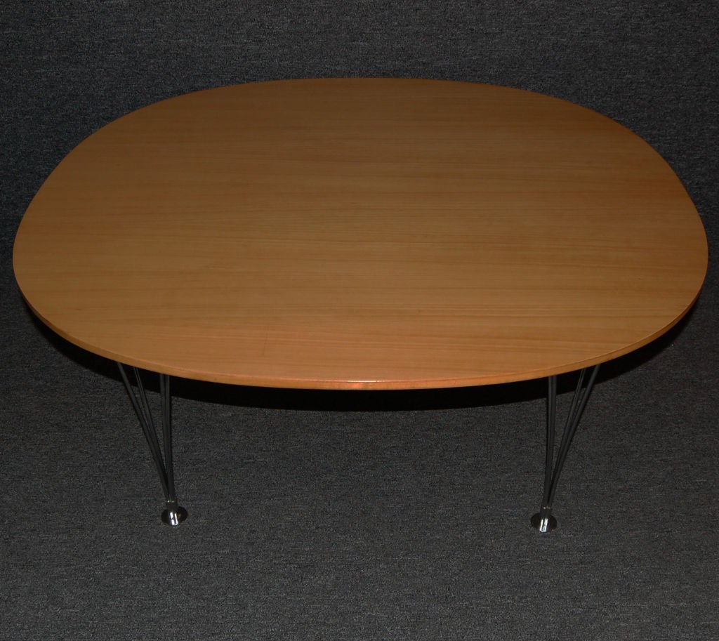 Mid-Century Modern Table basse Superellipse de Bruno Mathsson et Piet Hein
