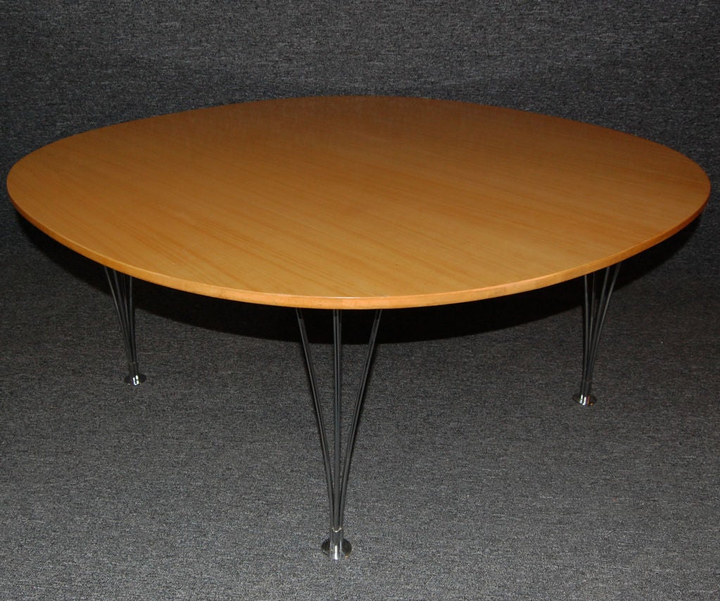 20ième siècle Table basse Superellipse de Bruno Mathsson et Piet Hein