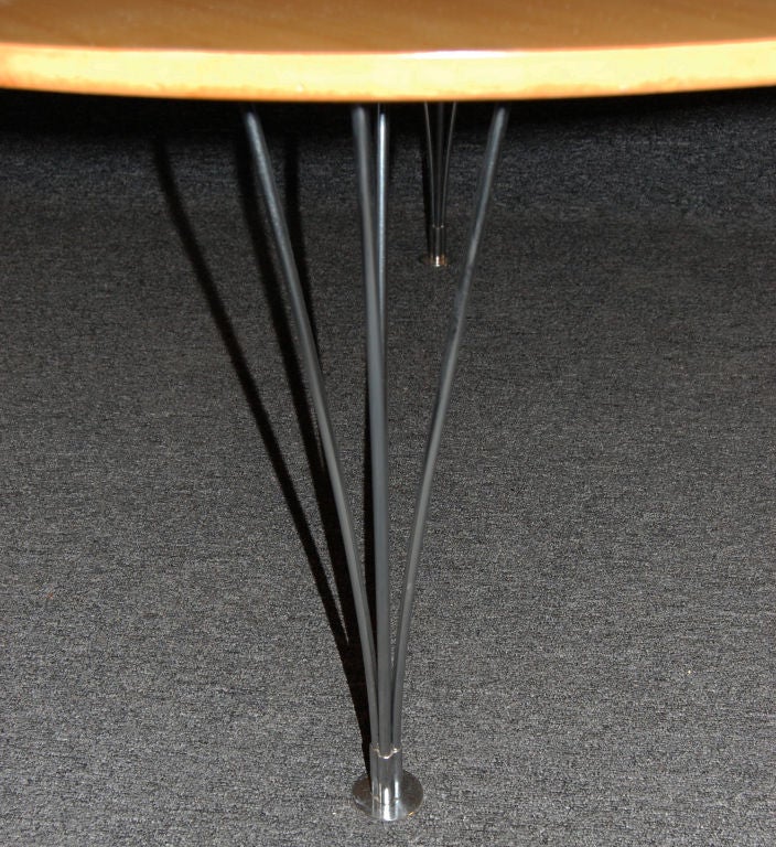 Table basse Superellipse de Bruno Mathsson et Piet Hein 4