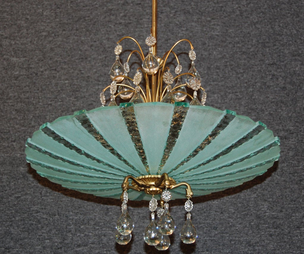 Mid-Century Modern Lustre en cristal Orrefors et lustre à suspension en verre gravé en vente