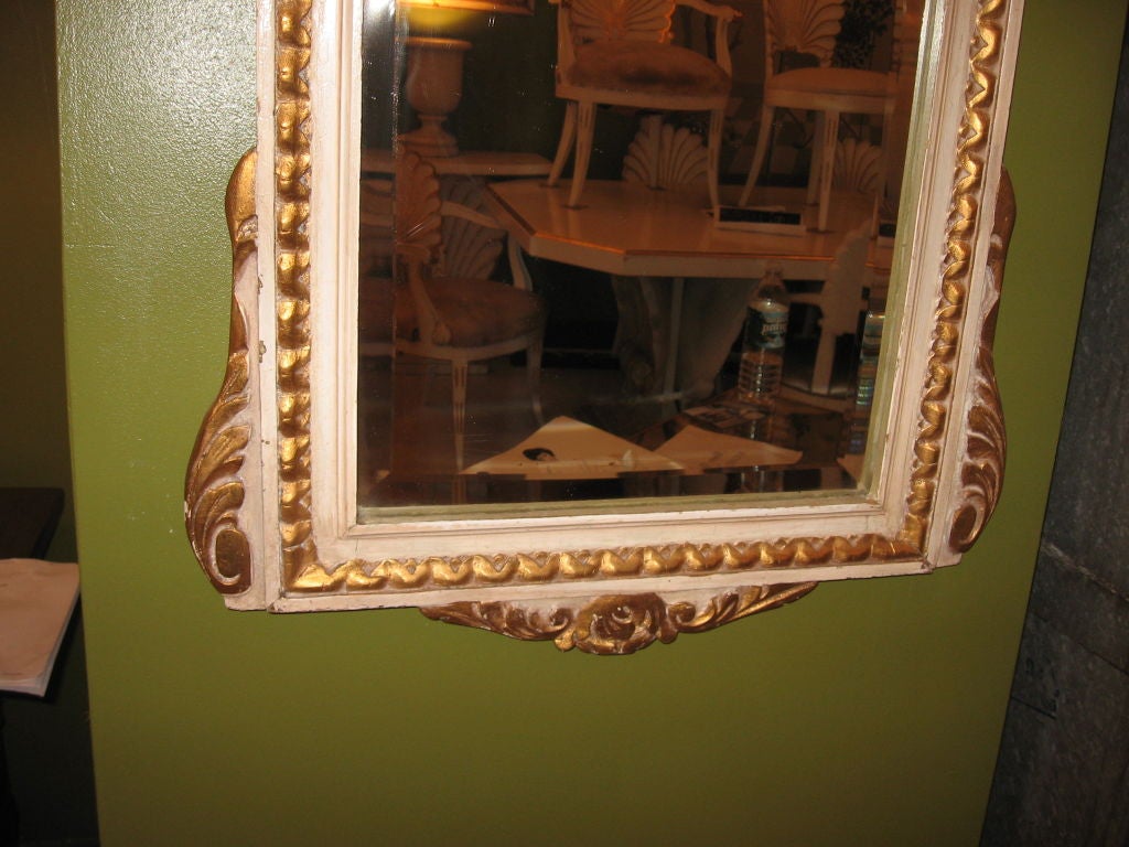 Pair of Crème and Parcel Gilt Mirrors with Double Arch In Good Condition For Sale In New York, NY