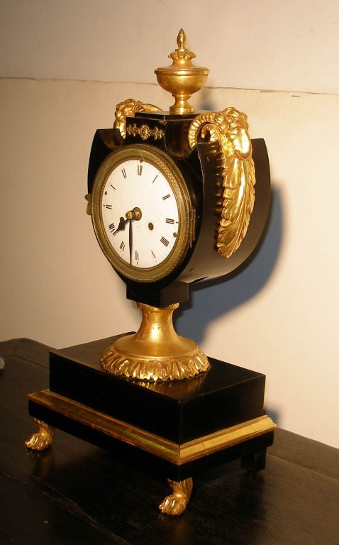 French Empire Lacquer and Gilt Lyre Form Mantle Clock In Good Condition For Sale In New York, NY