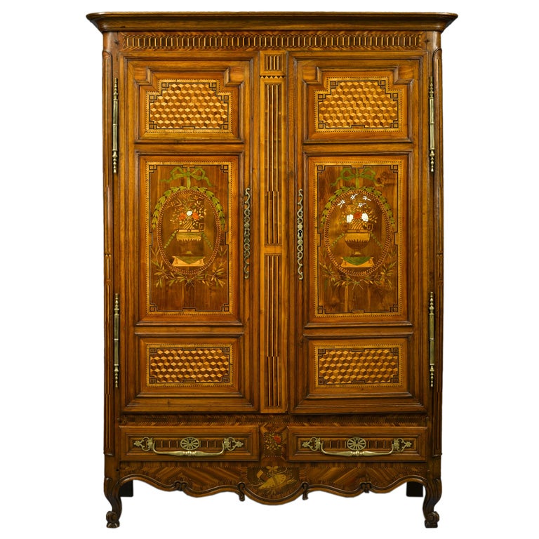 Armoire française en bois fruitier et marqueterie, fin du XVIIIe siècle en vente