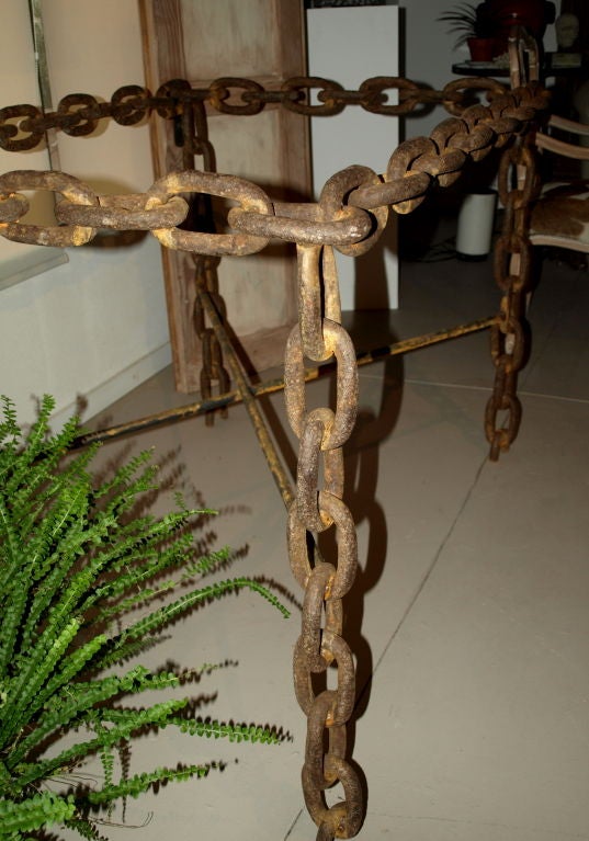 Contemporary Dramatic Chain Table
