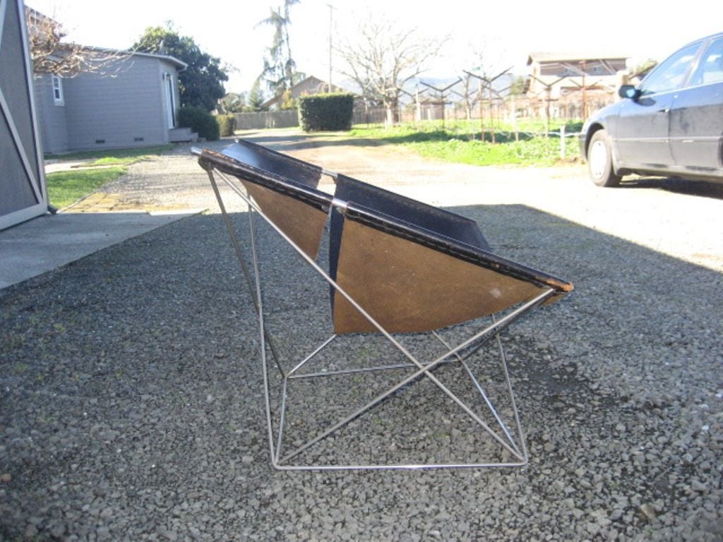 20th Century Pair of Pierre Paulin Leather and Tubular Metal Chairs