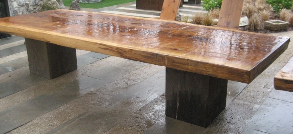 Der Ron Mann Redwood Communal Table ist aus aufgearbeitetem kalifornischem Redwood gefertigt und 12 Fuß lang.  Kundenspezifische Größen sind erhältlich. (Jeder wird separat verkauft)