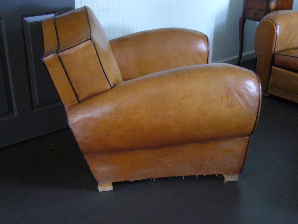 Mid-20th Century Pair of Art Deco Leather Club Chairs For Sale