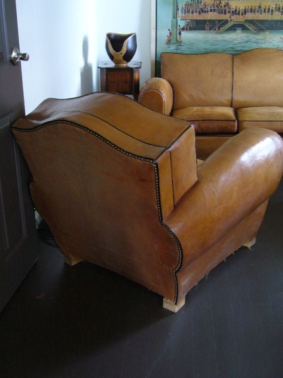 Paire de fauteuils club en cuir Art Déco en vente 1