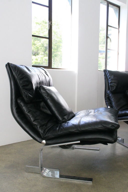 Late 20th Century Pair of Sergio and Giorgio Saporiti Leather Lounge Chairs For Sale