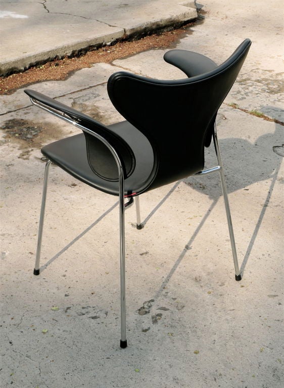Modern Arne Jacobsen Leather Lily Chair For Sale