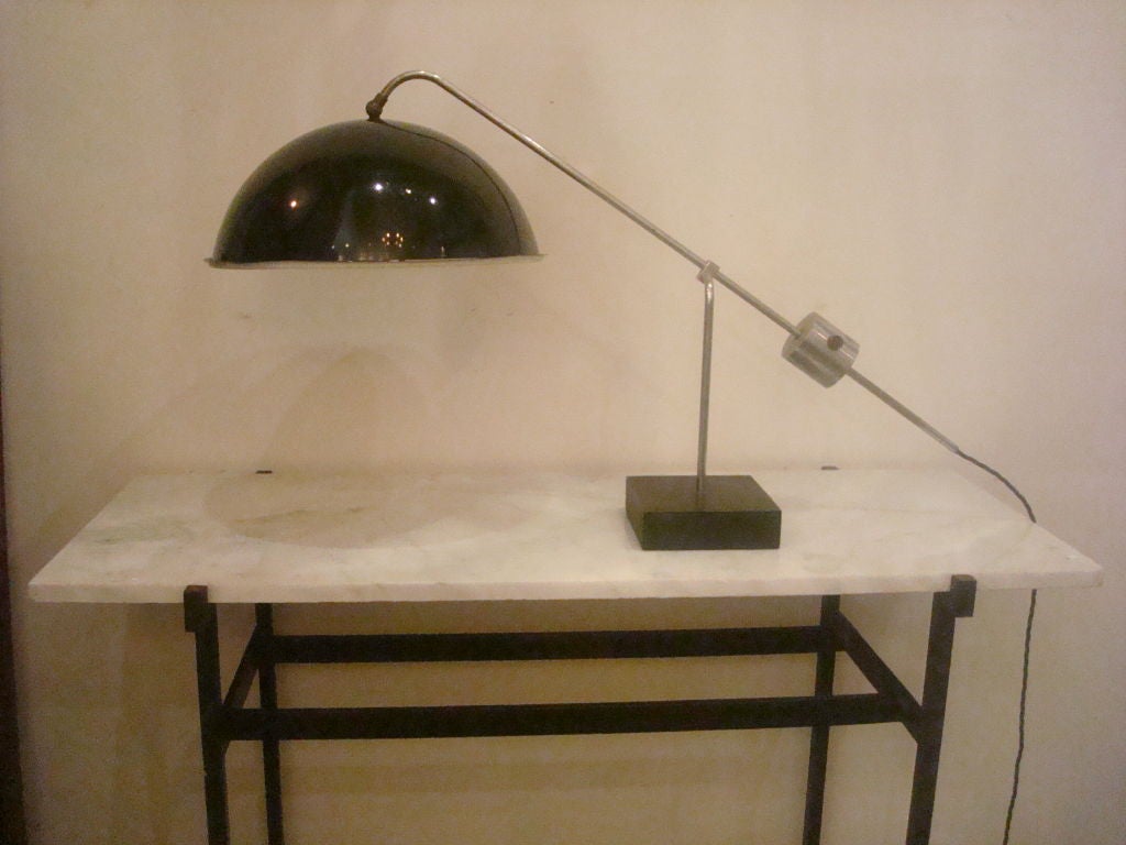 An adjustable Desk Lamp