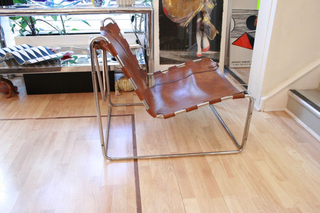 Mid-20th Century A pair of leather bachelor chairs For Sale