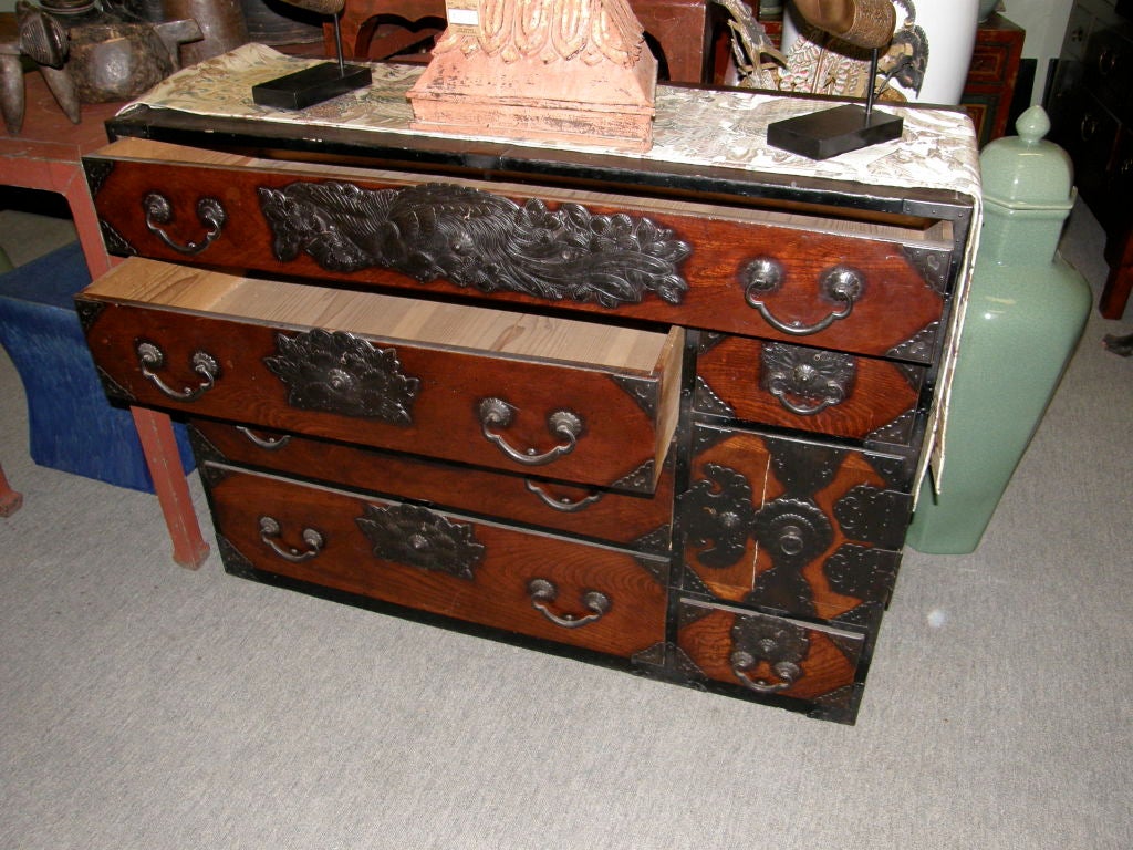 Wood Antique Japanese Meiji period tansu chest of drawers dresser