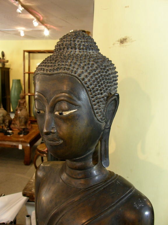 Thailand 17th century bronze standing Buddha rare hand gesture In Excellent Condition In Yonkers, NY