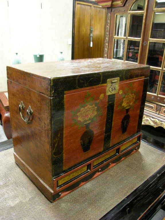 Chinese ca 1840-50 painted country trunk end table 3