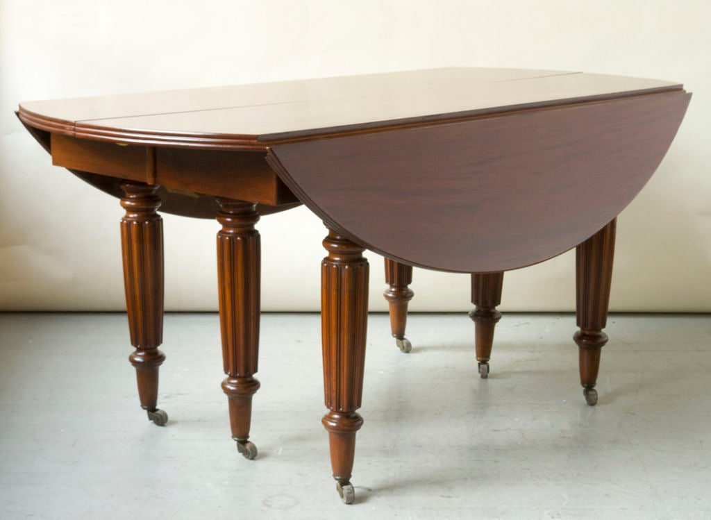 19th Century Mahogany dining table
