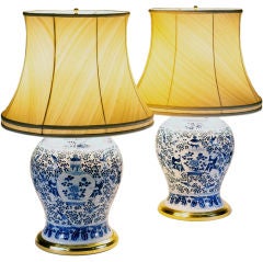 A PAIR OF BLUE AND WHITE CHINESE VASES MOUNTED AS LAMPS