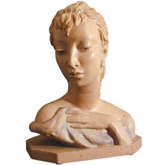 Busto di giovane donna in terracotta