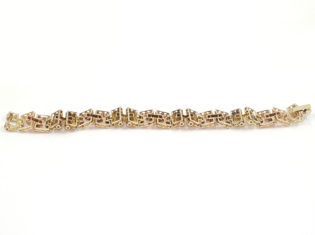 Retro-Armband aus 18 Karat Gold mit Diamanten und Rubinen in verschiedenen Farben 2