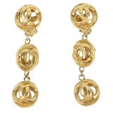 Beautiful 80
s Chanel Drop Earrings