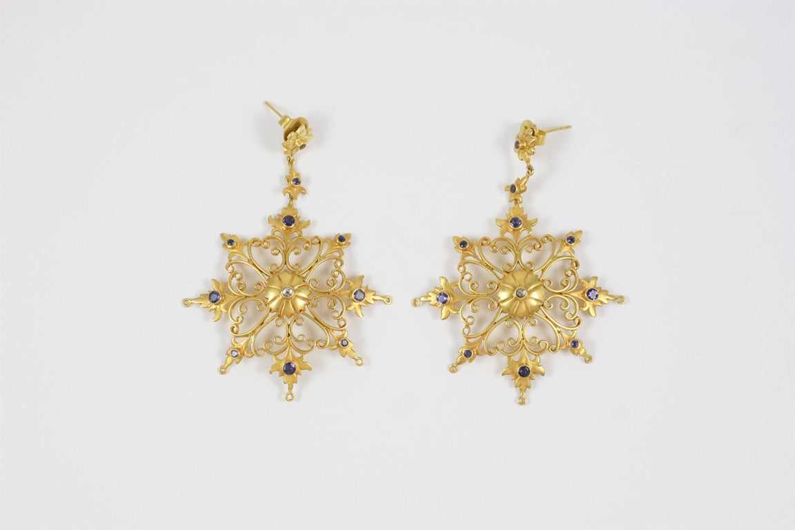 18kt Yellow Gold Snowflake Earrings
