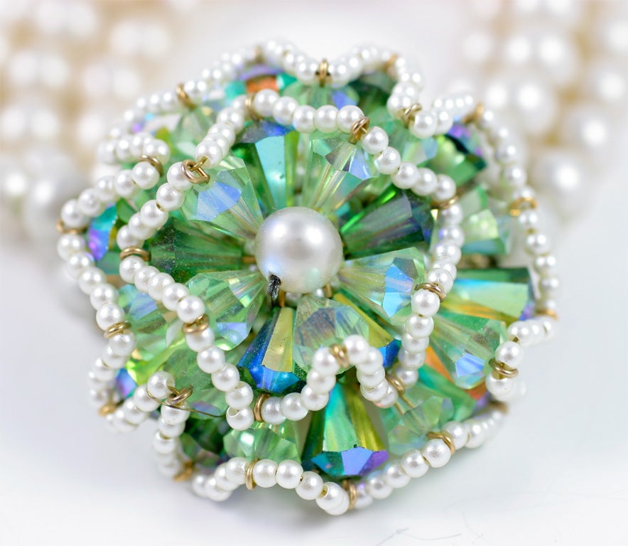 Bracelet Vendome « perle » avec grande fleur en pierre verte, bijou de fantaisie en vente 3