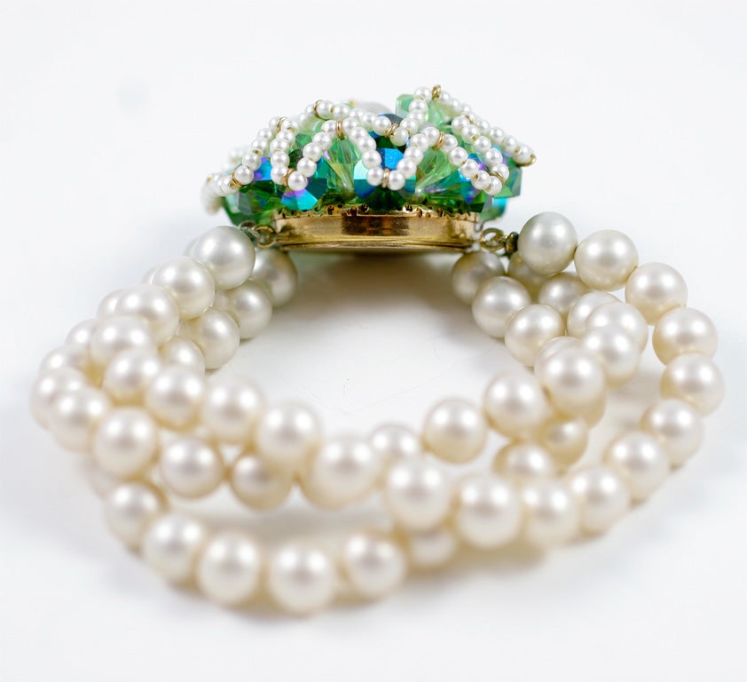 Bracelet Vendome « perle » avec grande fleur en pierre verte, bijou de fantaisie Pour femmes en vente