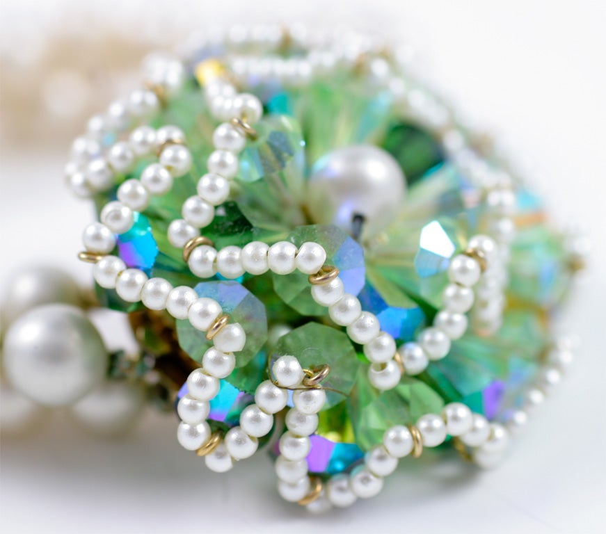 Bracelet Vendome « perle » avec grande fleur en pierre verte, bijou de fantaisie en vente 2