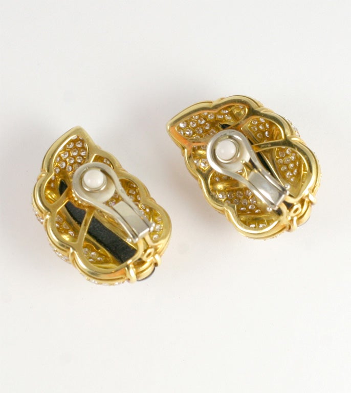 18kt Yellow Gold, Diamond & Onyx Clip-on Leaf Earrings For Sale 4