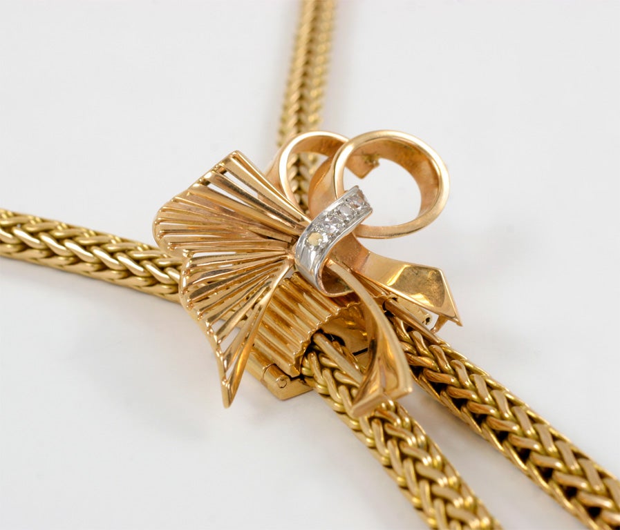  Rose Gold Lariat Necklace with Removable Bow Brooch In Excellent Condition For Sale In New York, NY