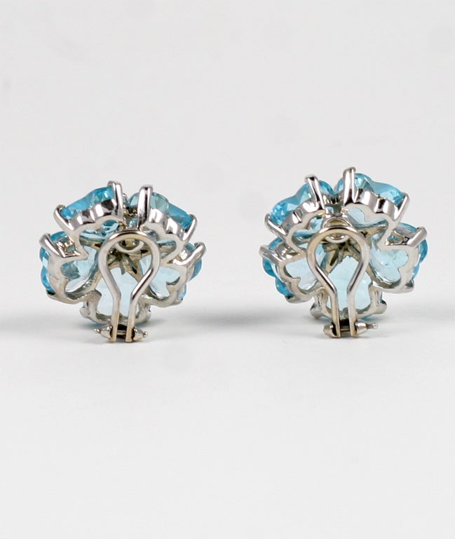 18kt White Gold Sand Dollar Earring with Blue Topaz and Diamonds For Sale 3